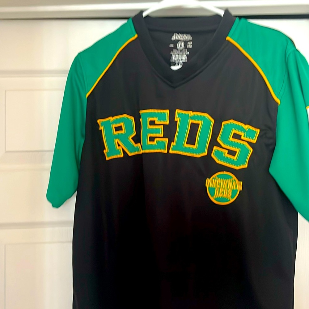 Men’s short sleeve Cincinnati reds Irish shirt